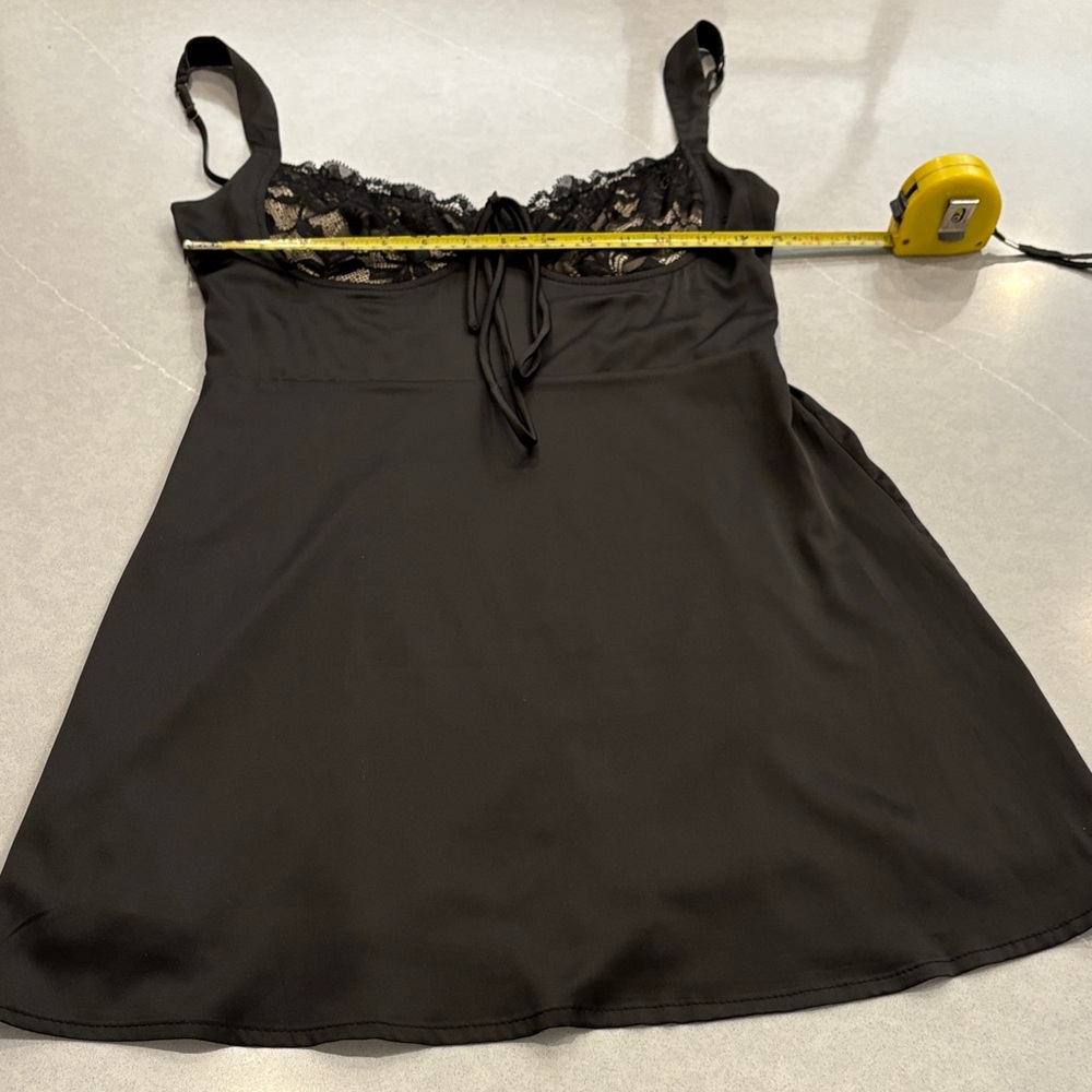 Beginnings Elegant Black Lace Trim Nightgown size us 6